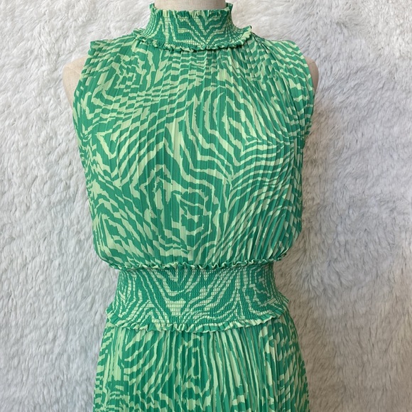 💖NANETTE LEPORE Emerald Isle Green Pleated High Neck Printed Dress, sz 4 NWT - Picture 4 of 12